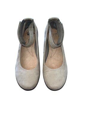 Clarks Nubuck Leather Slip-on Ankle Strap Flats Size 6.5 M